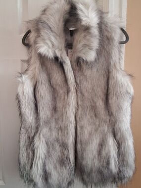 White House Black Market Gray Faux Fur Vest with Plush Collar